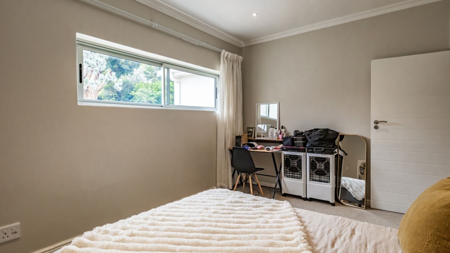 To Let 3 Bedroom Property for Rent in Bishopscourt Western Cape